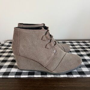 TOMS BOOTIES